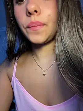 Webcam Model (Kimmymadison-)  is live.Free join now!