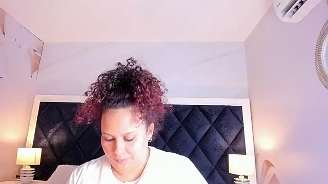 Zara_Holly_ webcam