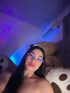  Eveliin_ruiz chat room