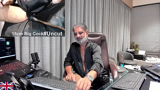 OnlineBossUK webcam