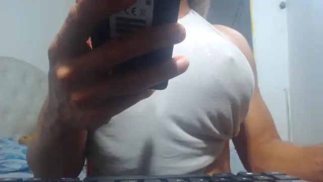 DanielaMuscleTS webcam