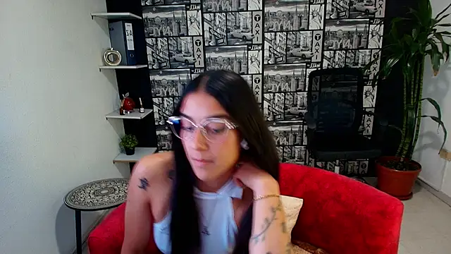 DanielaMonroe webcam