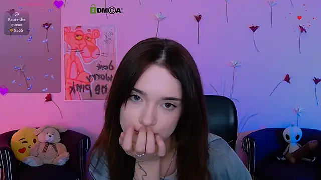 liana_kisses (F teen) - show tits♥