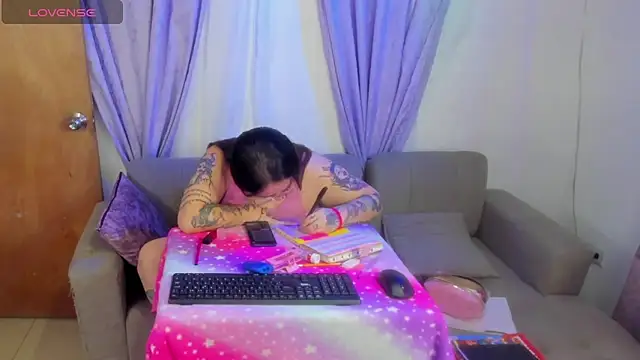 MiaYMolly webcam stripchat model stream image