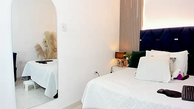 gabytyara2 - Gabytyara2's free webcam - UK Sex Cams
