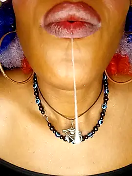 AmazonianMistress webcam