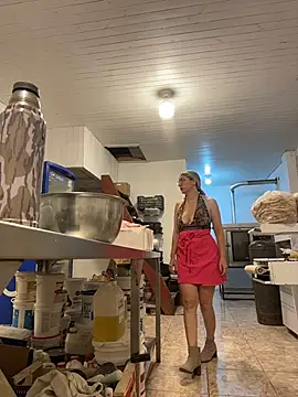 gatitacarlita (F milf) - Show ass