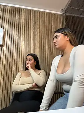 Antonella_Julieta webcam