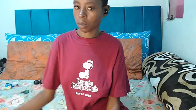 SweetSlenderChoc webcam