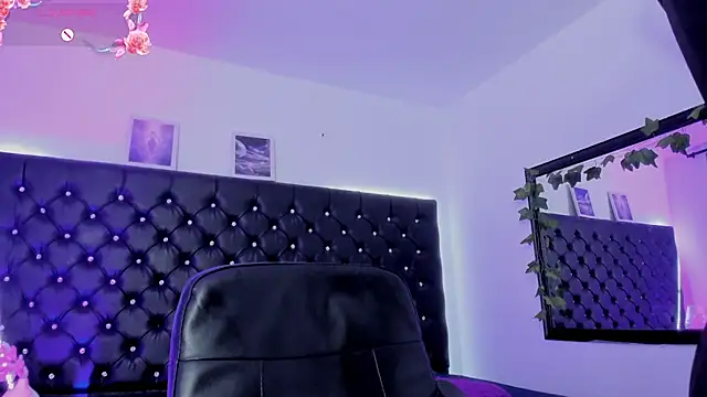 Sharon_Storm webcam