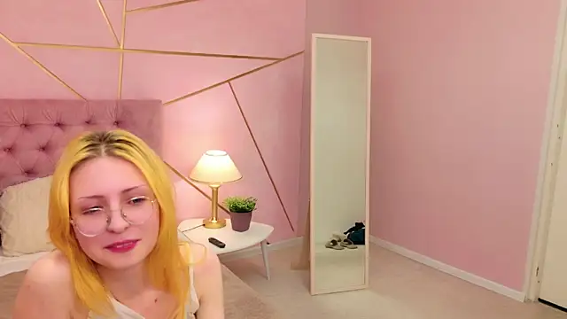 Bella_Cloud webcam
