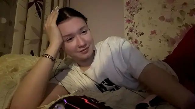 ReneeBossi webcam