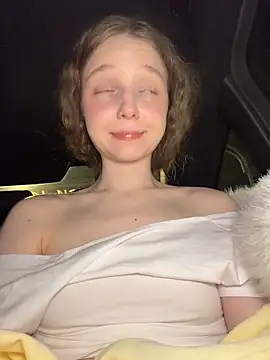 outside_rosy (F teen) - nipple slip and pinch it !