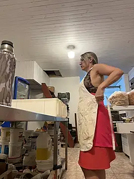 gatitacarlita (F milf) - Show ass