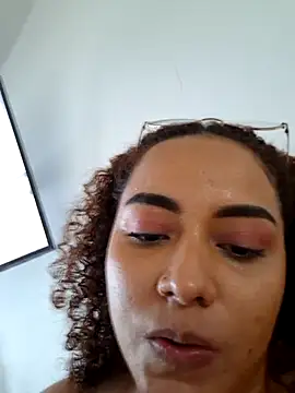 curly_girl_31 webcam