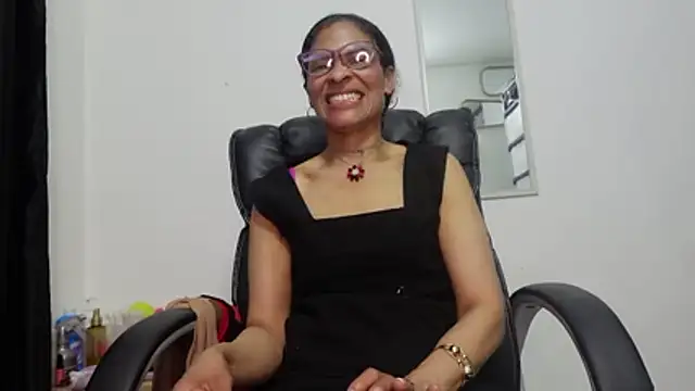 Aries_Mature webcam