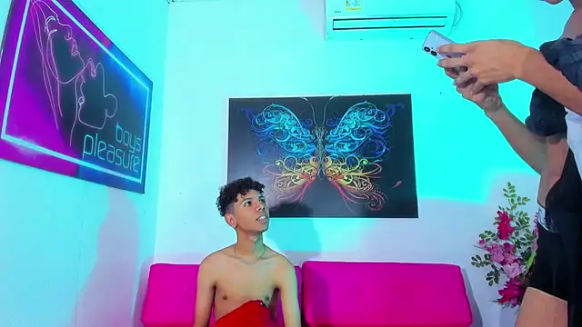 Spicy_guys webcam