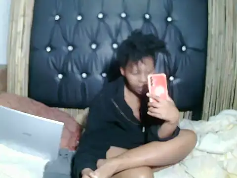 PrettyBoobs12 webcam