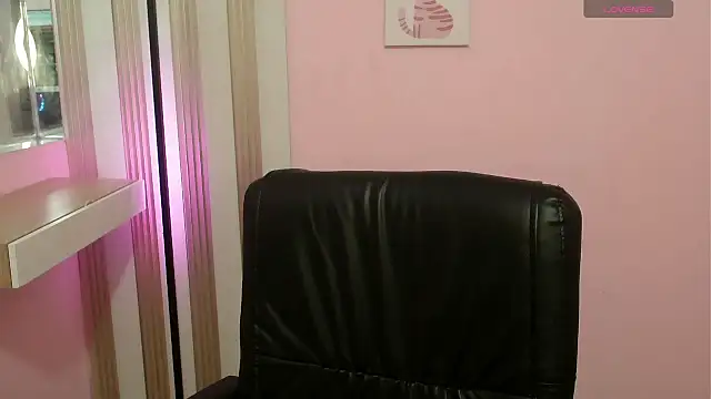 yourlittle_kathe webcam