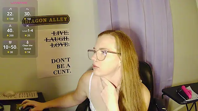 RoxyRedXO12 webcam