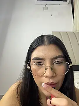 Julieta_Hornyx webcam