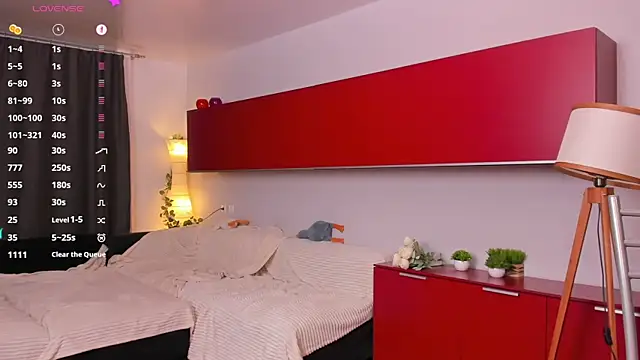 OdellaFrake live sex cam