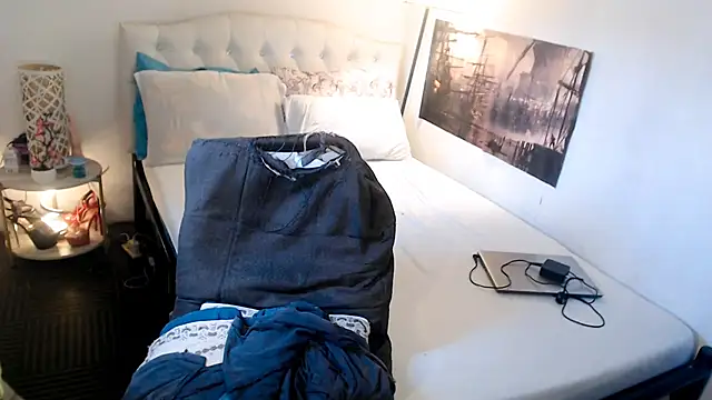 NinaDOM4CUM webcam