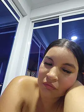 Pretty_Julieta webcam