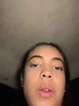 NAUGHTY_LITTLE_18 webcam