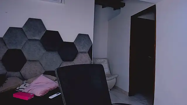 MikaelaStone webcam