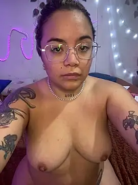 Lindalatina2001 webcam