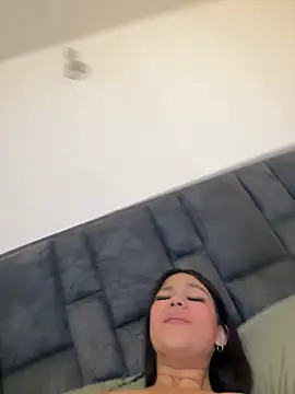 Alyshanon18 webcam