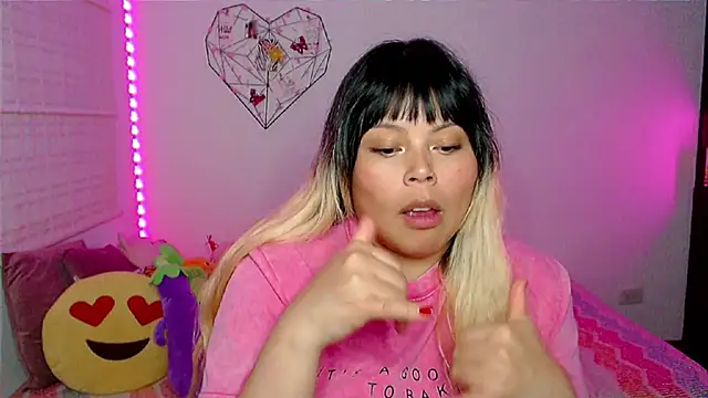 EllieMoonX webcam