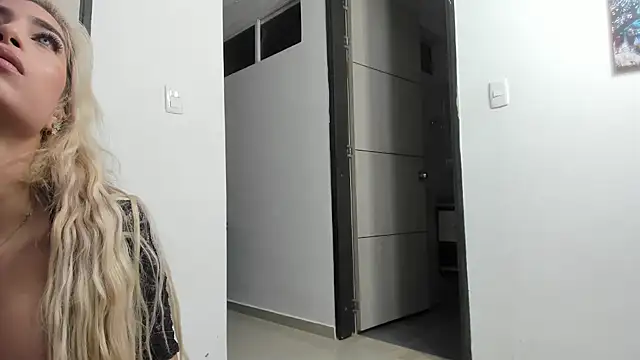 briana_wonder69xxx webcam