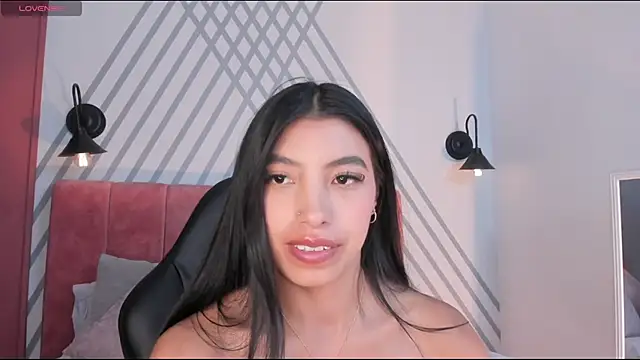 Tiffany_Low webcam