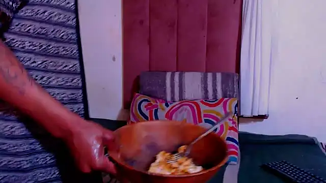 Nikistickyxx25 webcam