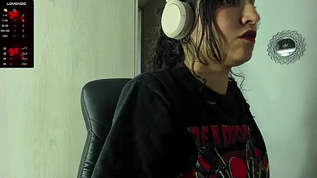 bella_thorne3 webcam