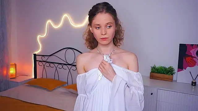 MyrleKnerr webcam