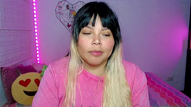 EllieMoonX webcam