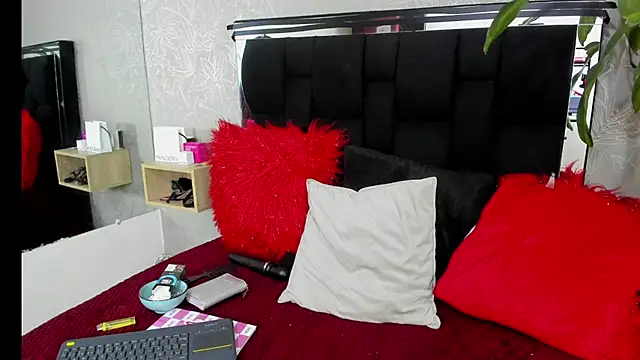LesliePetit webcam