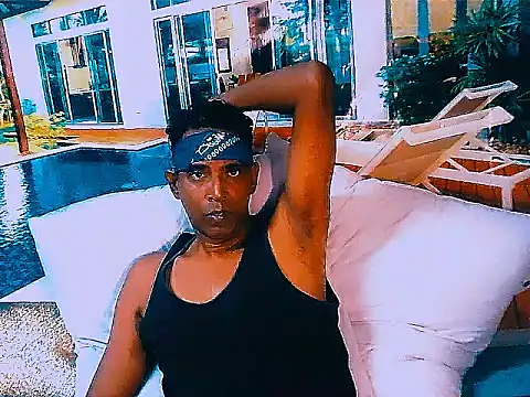 IndianHunk01 webcam