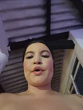 Pretty_Julieta webcam