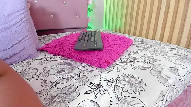 lovely__kiss__ webcam