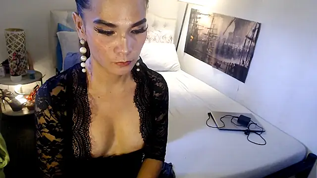 NinaDOM4CUM webcam