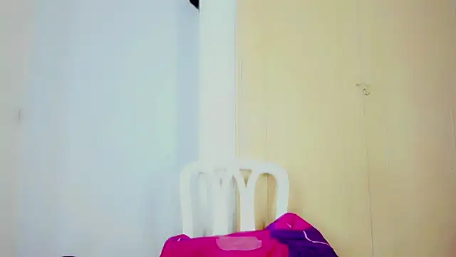 laaura_dolll webcam