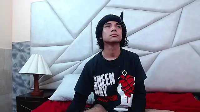 Nyx_and_Arian webcam