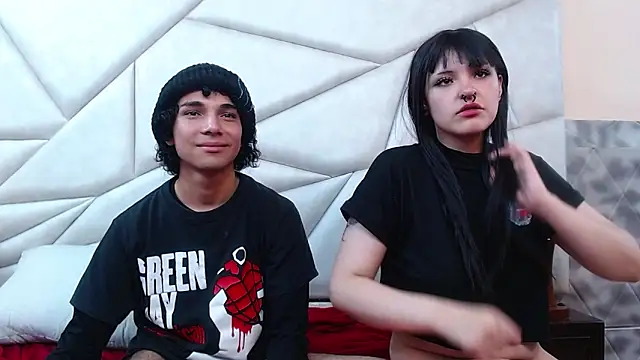 Nyx_and_Arian webcam
