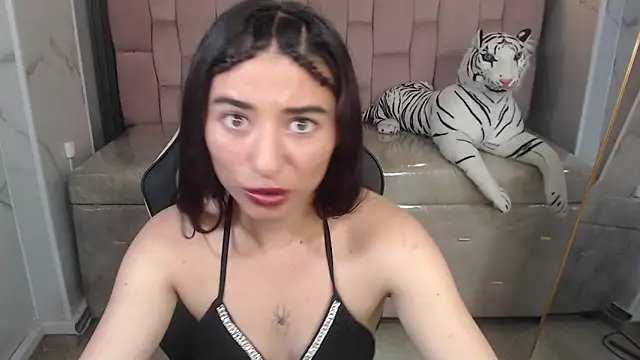Erika_Suarez_b webcam