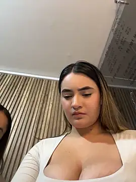 Antonella_Julieta webcam