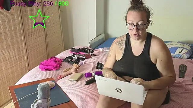 JadeStarUK webcam